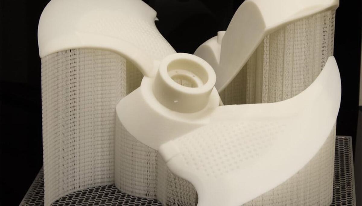 Tecniche di produzione additiva: la stereolitografia (SLA) - fraser-ais.com