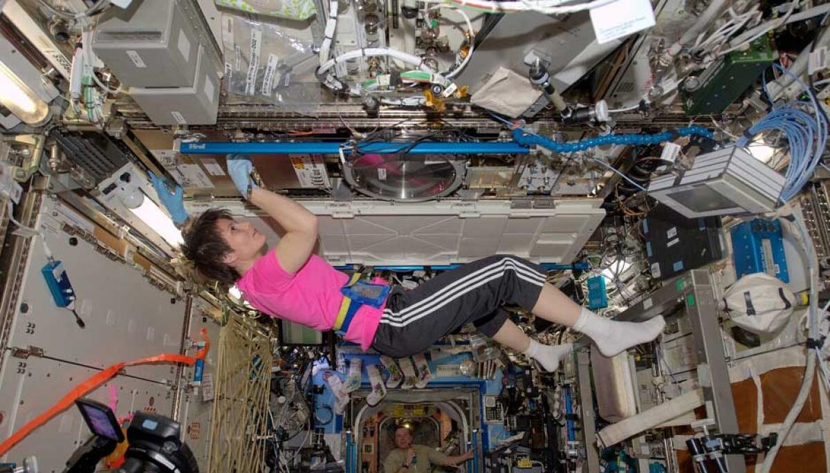 La passeggiata spaziale di Wilmore e Virts - ESA