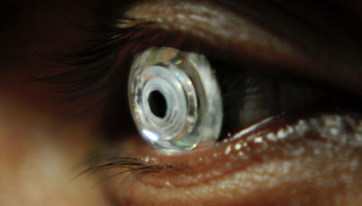 Lenti a contatto smart con zoom 2.8x - Credits: jacobsschool.ucsd.edu