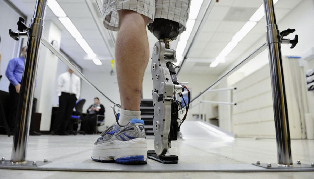 CYBERLEGs, gambe robotiche per tornare a camminare - 