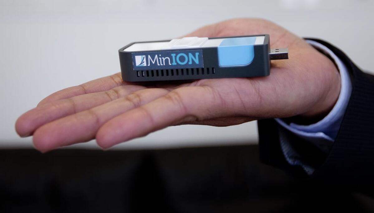 MinION, sequenziatore DNA portatile per identificare Virus e Batteri - PH: coolthings.com