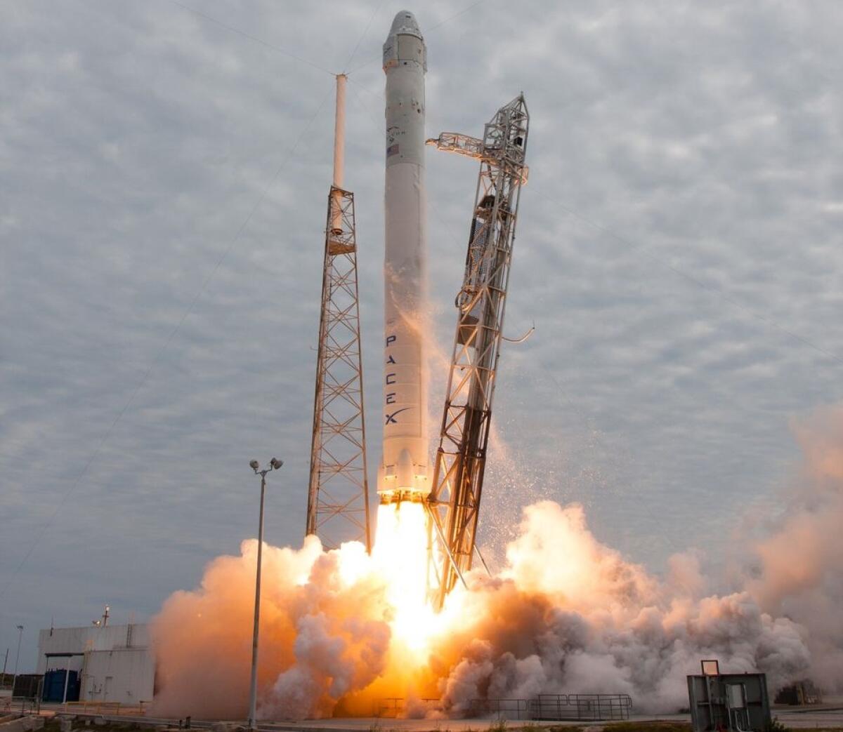 Dragon: after the postponement, launch was successful - spaceflight101.com