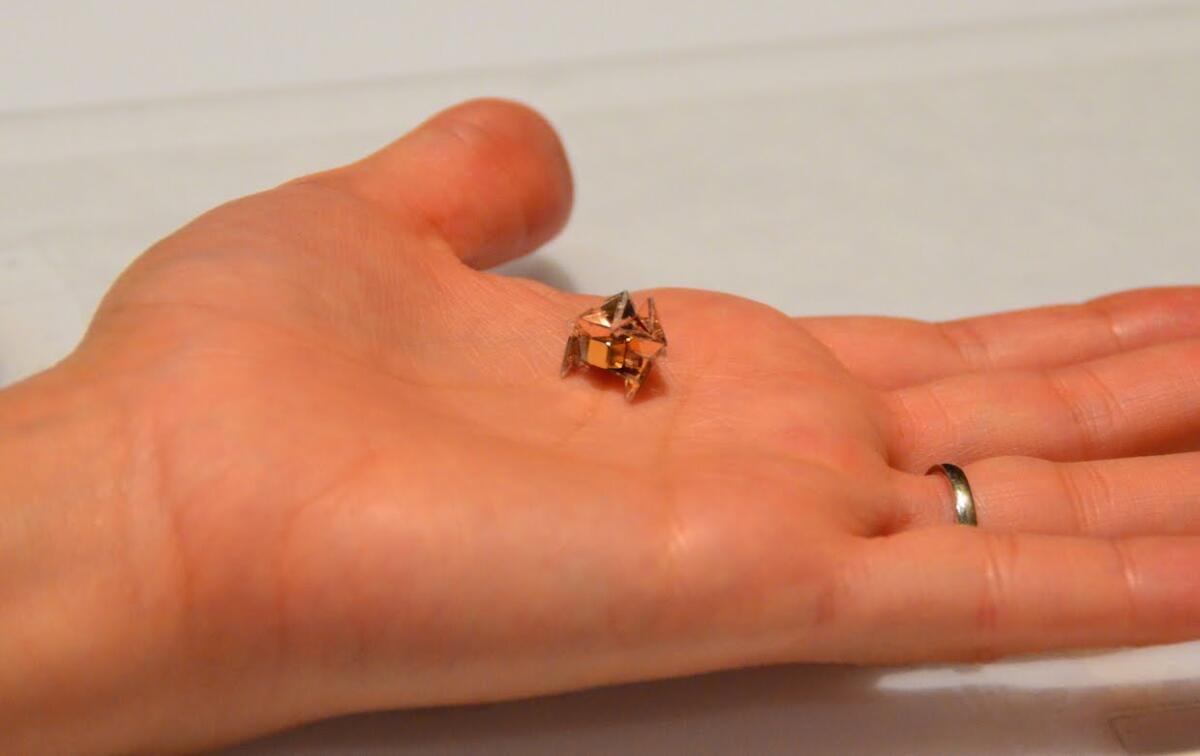 Il MIT presenta Origami Robot: sarà in grado di portare farmaci nel corpo umano - 