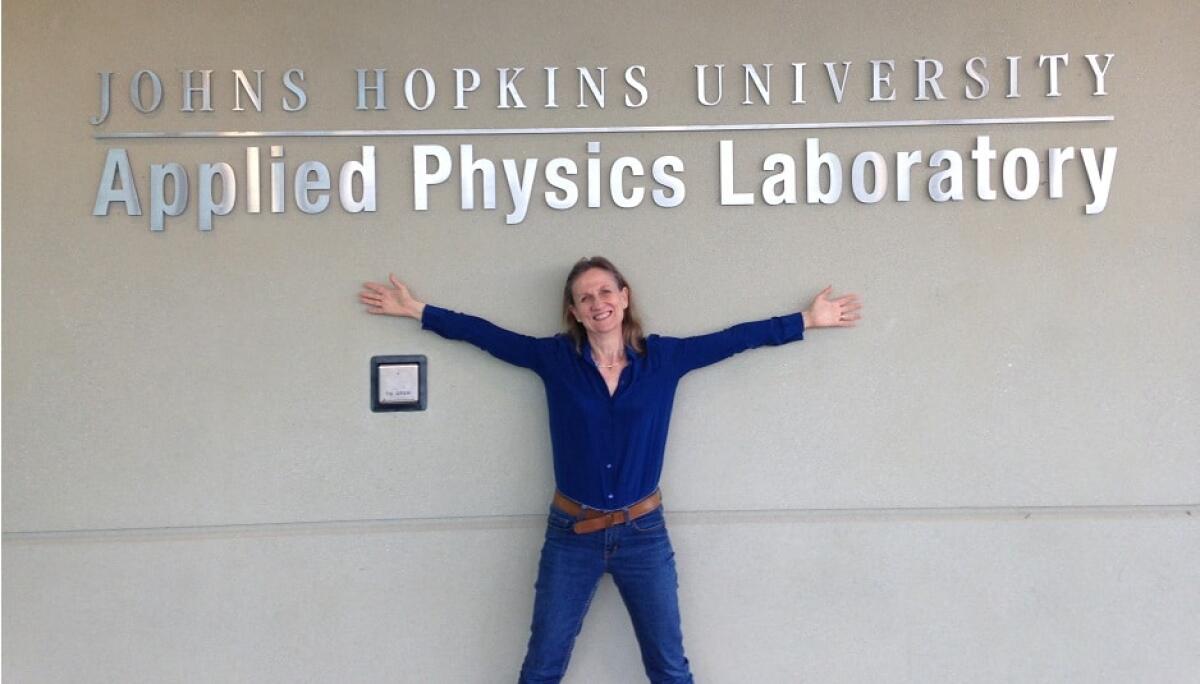 Intervista a Cristina Dalle Ore, l'astronoma italiana che studia Plutone - 