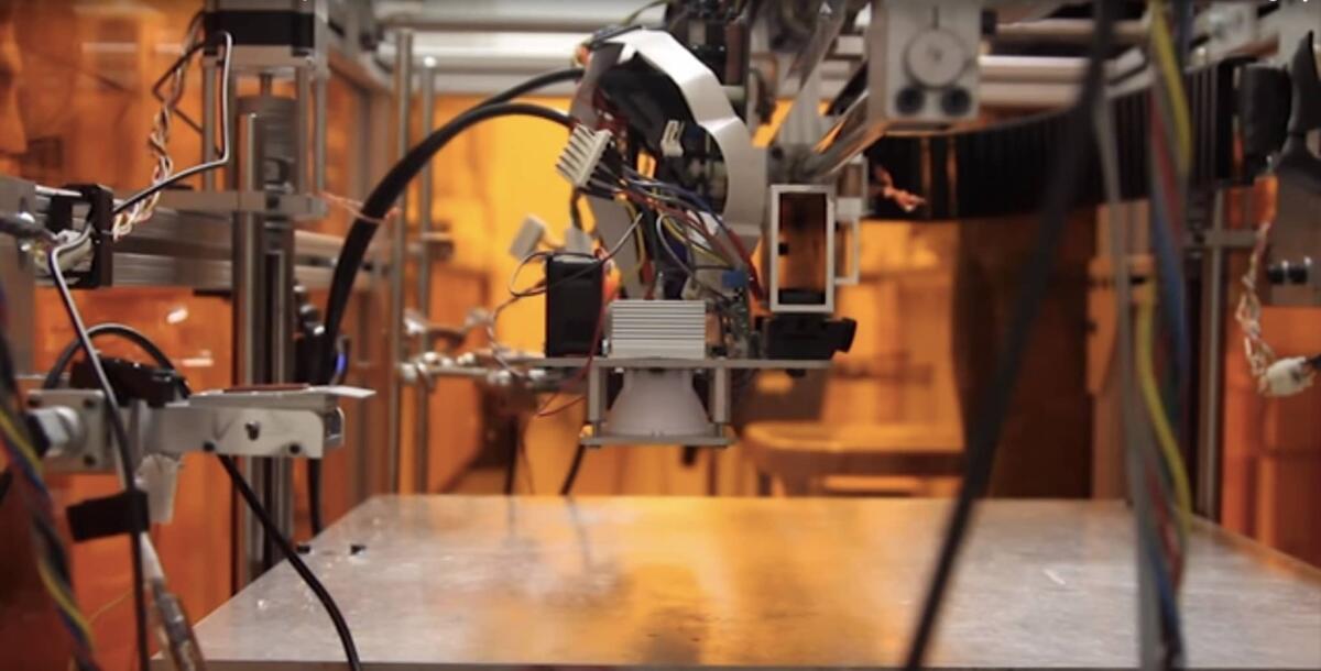 MultiFab, il futuro delle stampanti 3D: stampa 10 materiali diversi contemporaneamente - tomshw.it