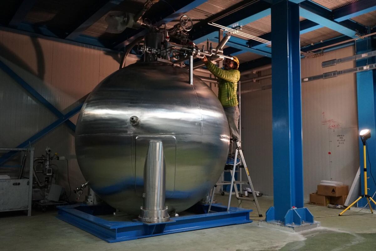XENON1T, il grande esperimento italiano per cercare materia oscura - INFN - Xenon1T