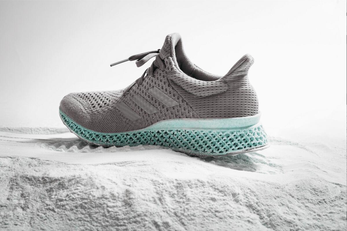 Arrivano le scarpe create dalla spazzatura raccolta in mare - PH: news.adidas.com