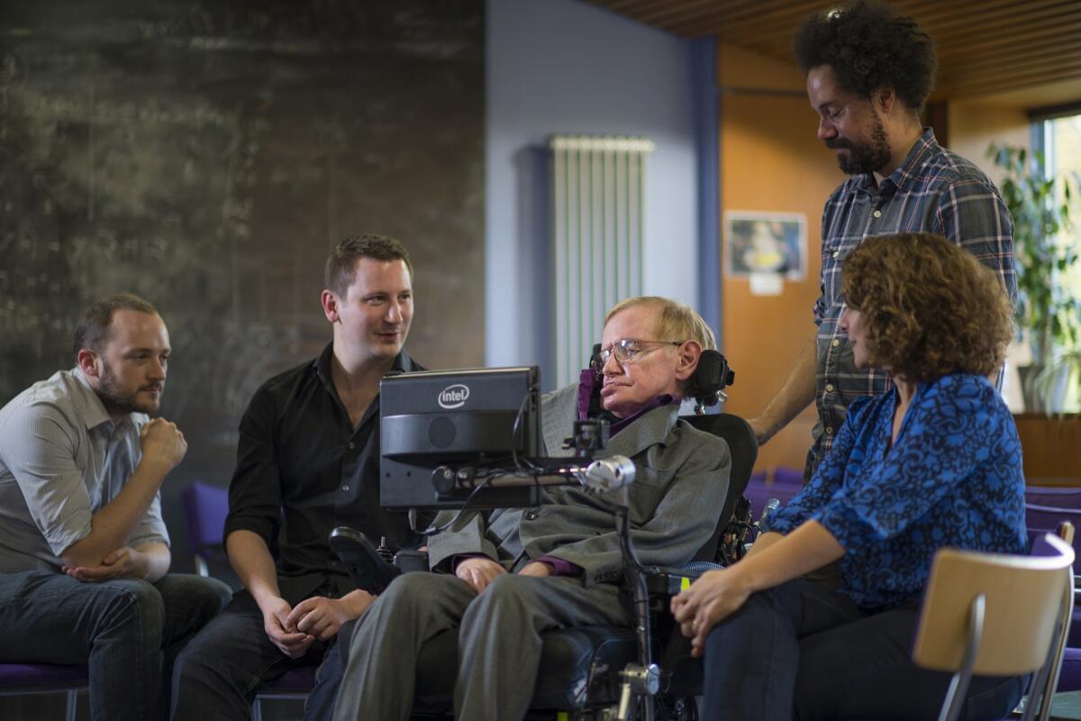 Stephen Hawking ha forse risolto il paradosso dell'informazione del buco nero - Stephen Hawking and team