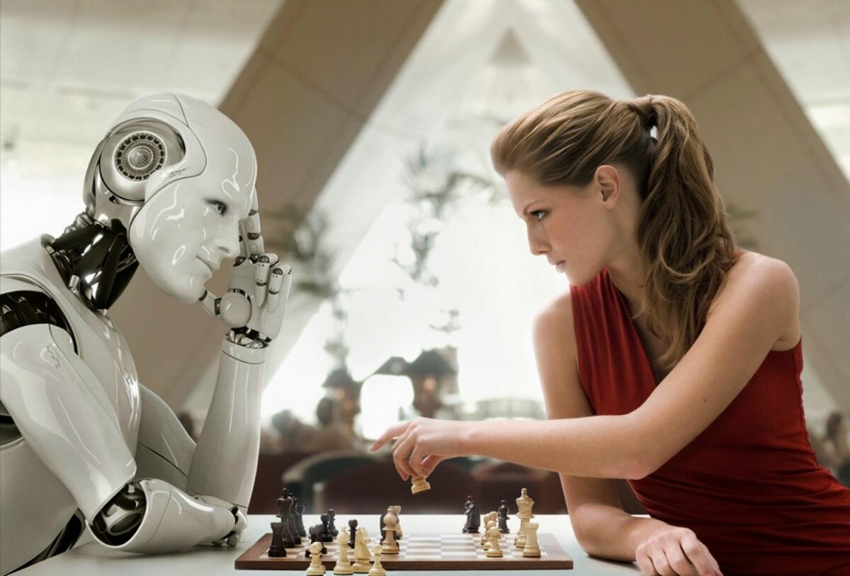 Uomo contro Robot per contendersi il lavoro - Uomo contto Robot