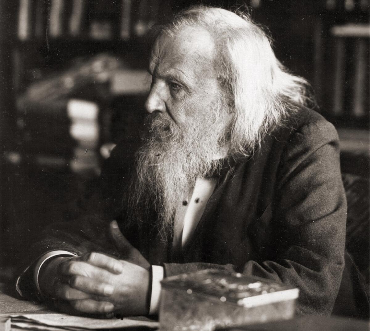 Dmitrij Ivanovič Mendeleev e la tavola periodica - Mendeleev