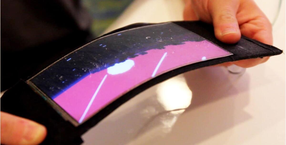 ReFlex, il primo smartphone flessibile - ReFlex, lo smartphone flessibile della Queens University