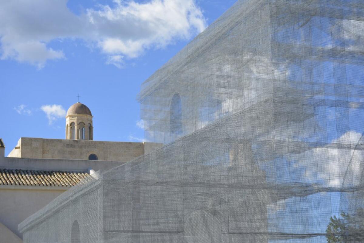 A Manfredonia una Basilica costruita interamente in rete metallica - www.repstatic.it