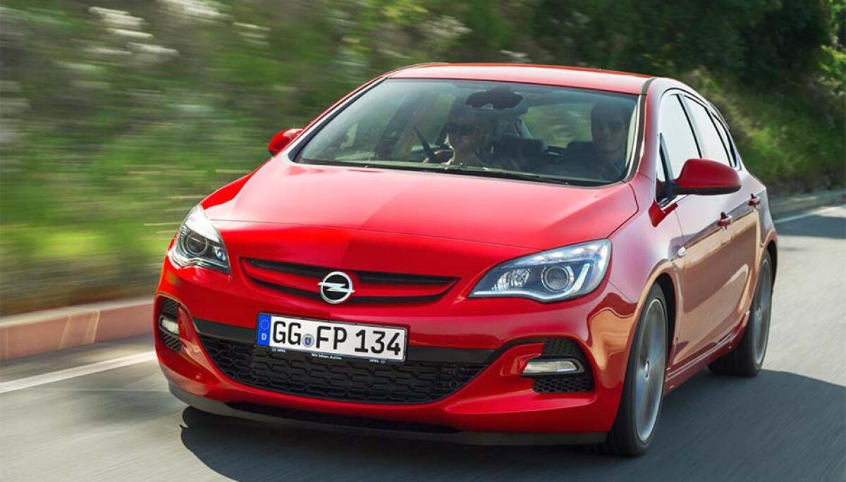 Nuova Opel Astra BiTurbo 5 porte: la compatta “pepata” - www.omniauto.it
