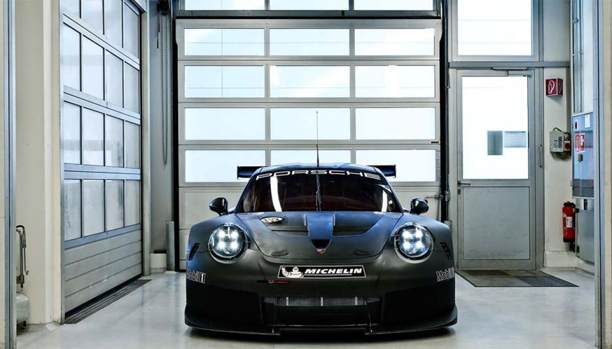 L'erede della 911 RSR inizia la fase sperimentale - roadandtrack.com