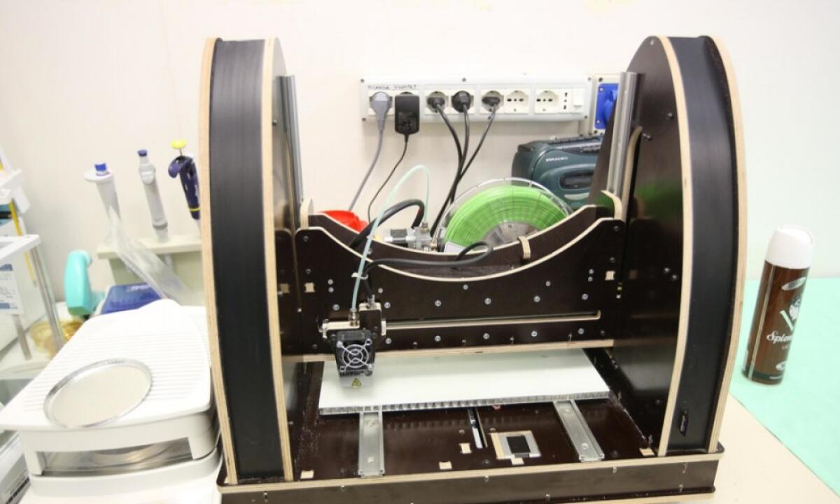 Protesi 3D in materiale biologico all'Istituto Ortopedico Rizzoli di Bologna - PH:panorama.it