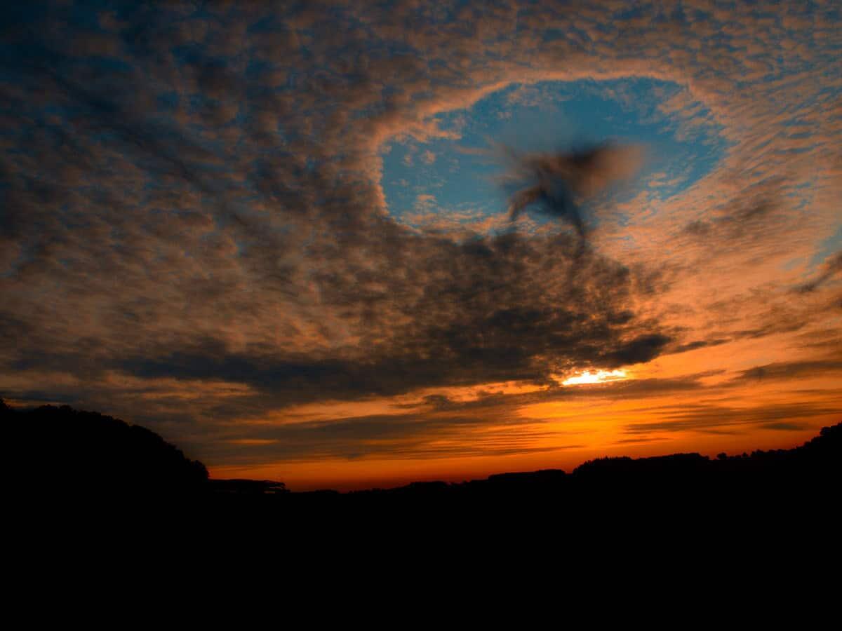 Fallstreak Hole, quando la natura viene scambiata per UFO - Fallstreak Hole, credits:  http://i.imgur.com/gg2WeSm.jpg