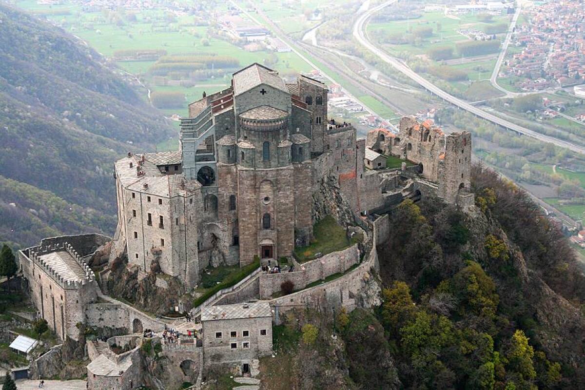 La Sacra di San Michele a Sant'Ambrogio di Torino candidata a patrimonio mondiale dell'UNESCO - 1.bp.blogspot.com