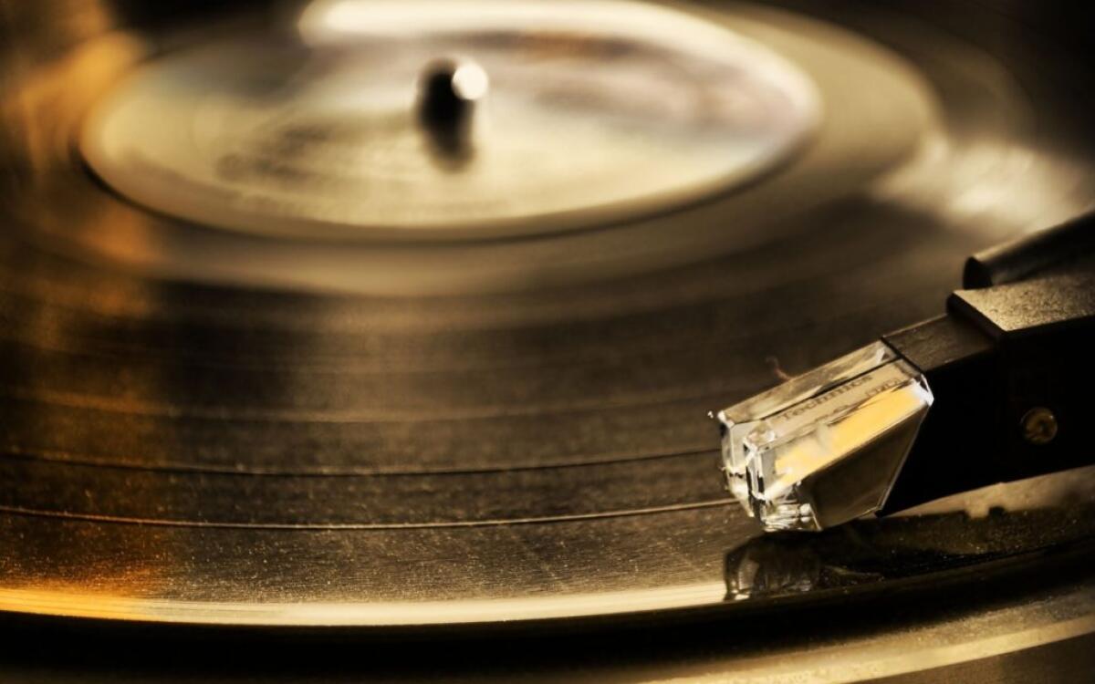 Perché è meglio ascoltare la musica su CD che su vinile - 