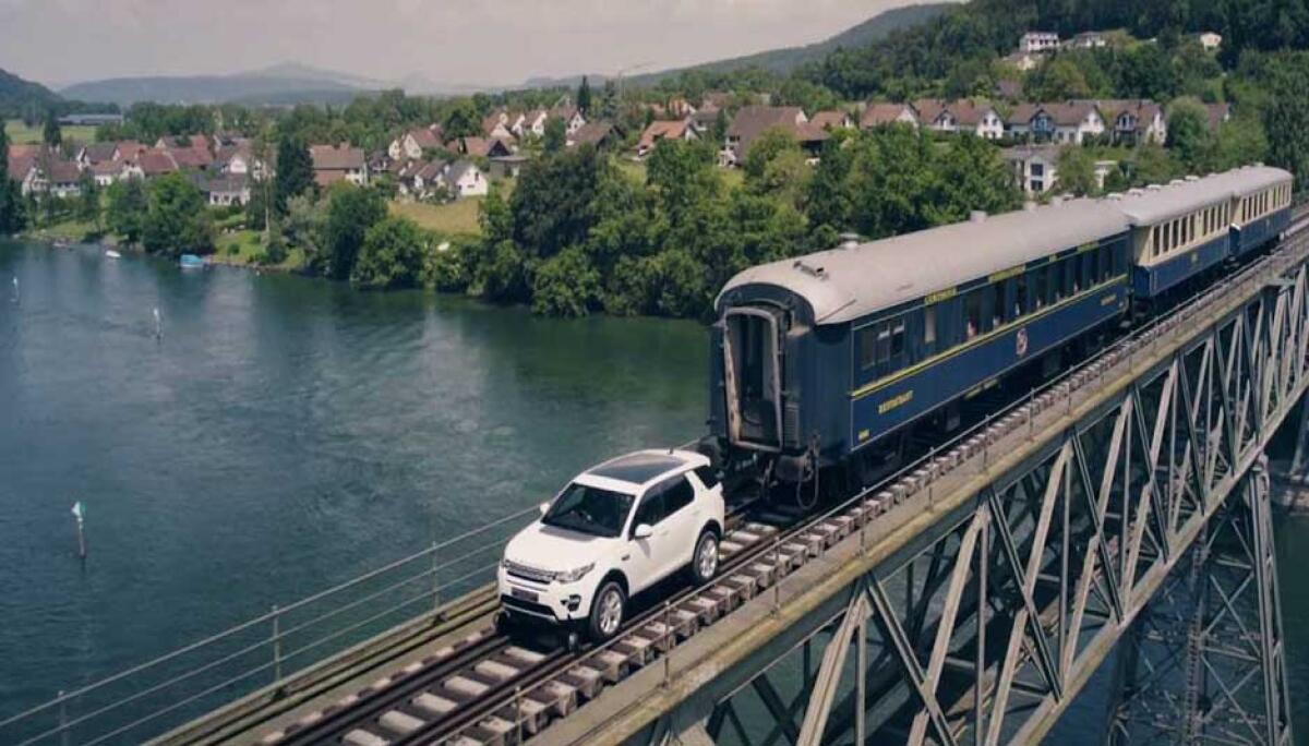 La Discovery Sport traina un treno da 100 tonnellate - motori360.it