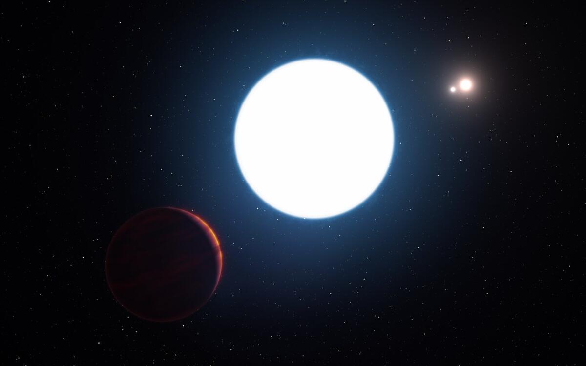 Tre albe e tre tramonti - This artist's impression shows a view of the triple star system HD 131399 from close to the giant planet orbiting in the system. The planet is known as HD 131399Ab and appears at the lower-left of the picture. Located about 320 light-years from Earth