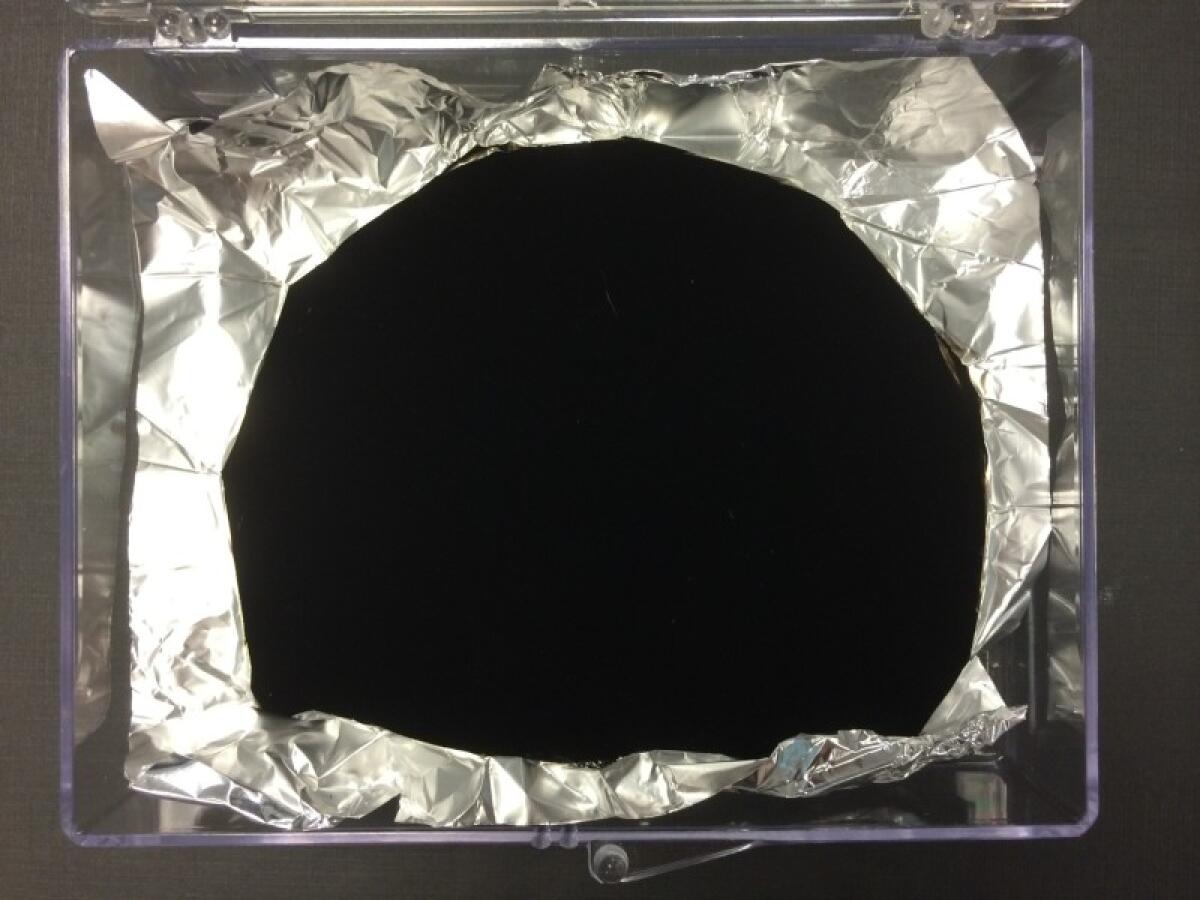 Vantablack: il materiale più nero del mondo - tomshw.it