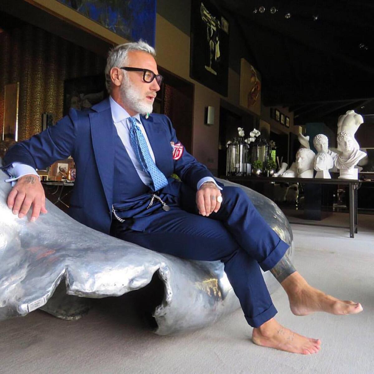 Gianluca Vacchi: illuminato o fannullone? - https://www.facebook.com/gianlucavacchiofficialpage