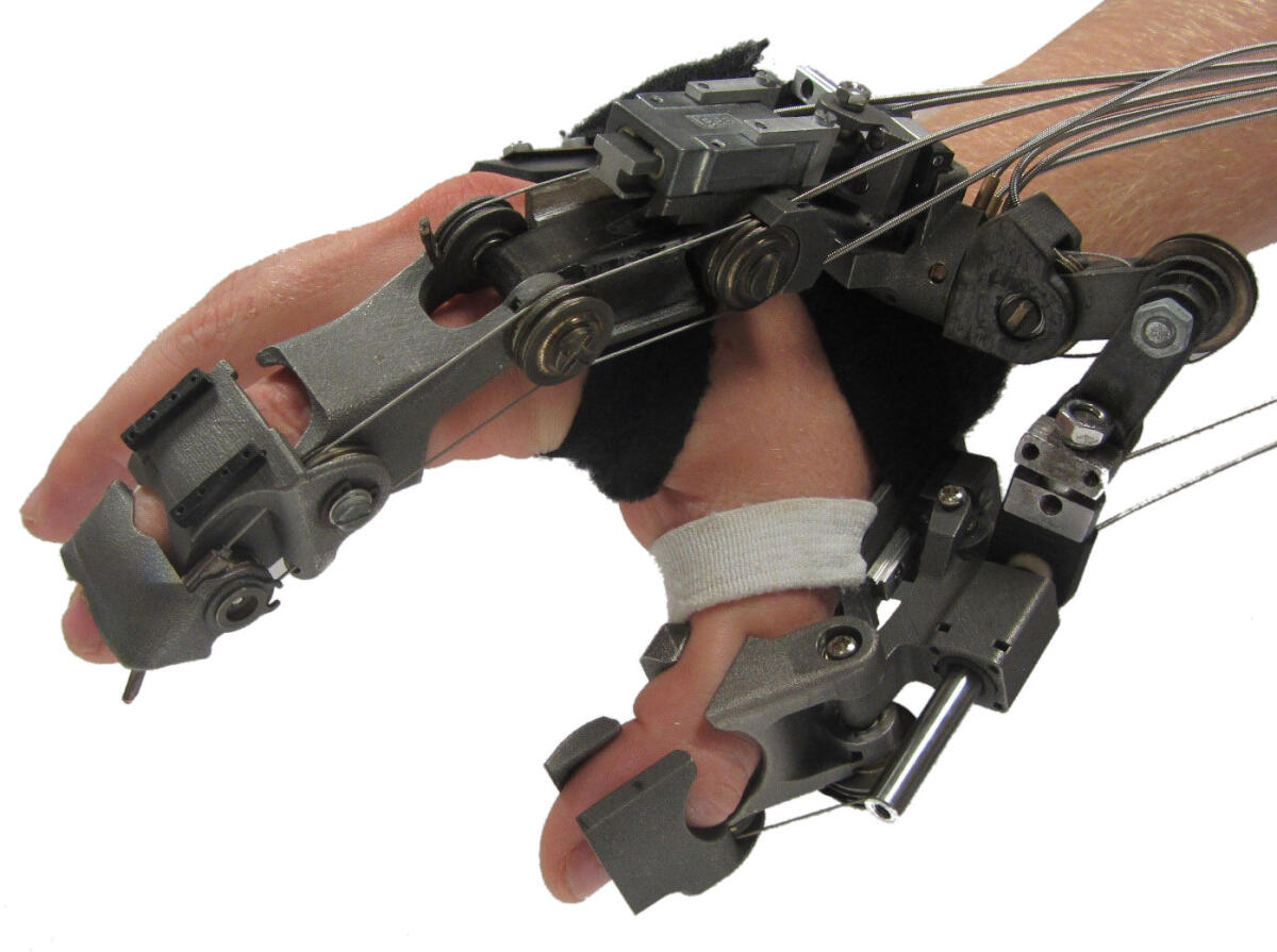 Ronda e la palestra robotica che aiuta chi è stato affetto da ictus - Una palestra robotica per aiutare la riabilitazione di chi è stato affetto da ictus. Credits: santannapisa.it
