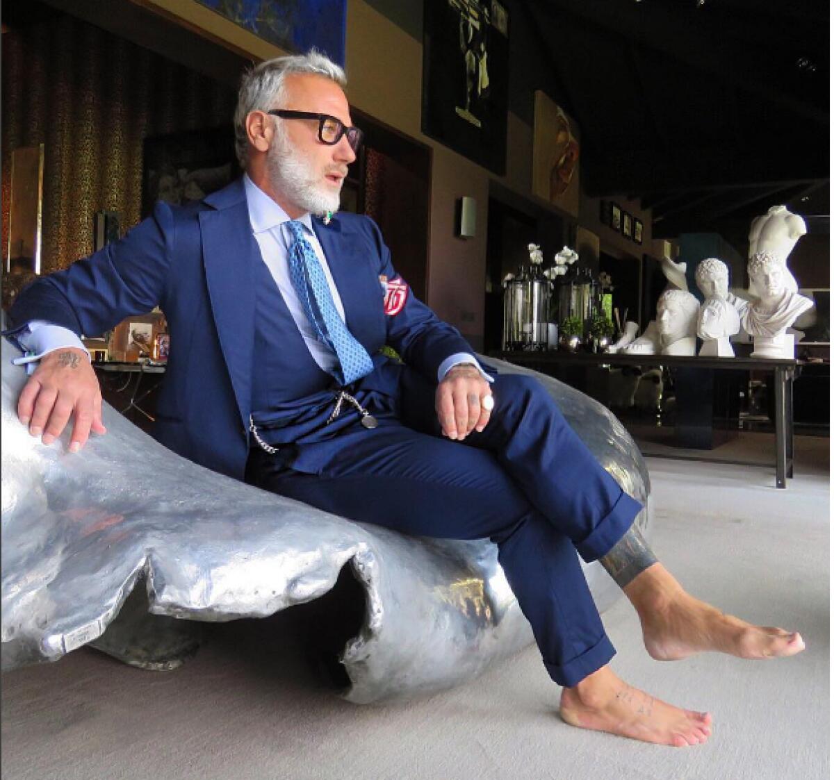Gianluca Vacchi: illuminato o fannullone? - https://www.facebook.com/gianlucavacchiofficialpage