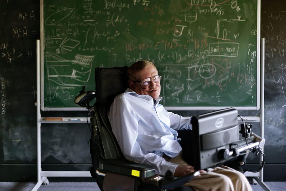 Stephen Hawking: "Gli Alieni? Esistono e sono pericolosi!" - Stephen Hawking, credits: Jaime Travezan, static1.squarespace.com