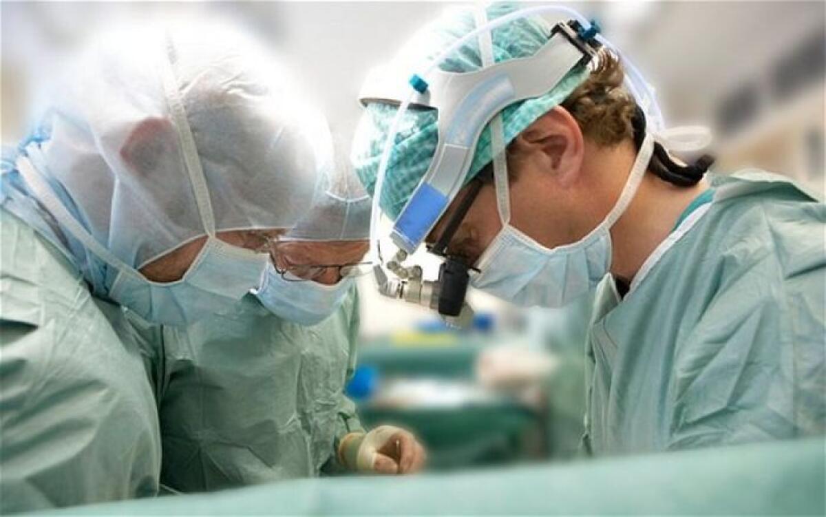 Glowing tumors: mezzo di contrasto e imaging system del MIT - chirurgi
http://ecology.md