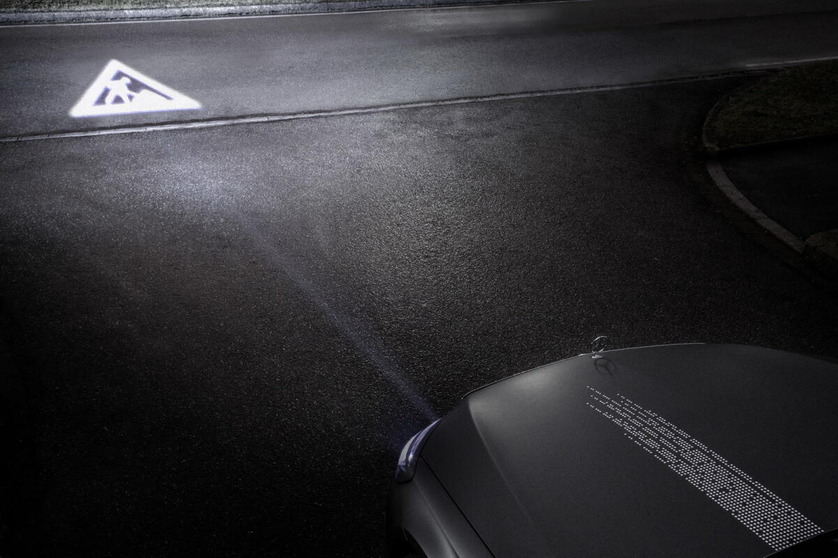 Mercedes-Benz e i nuovi fari Digital light - alvolante.it