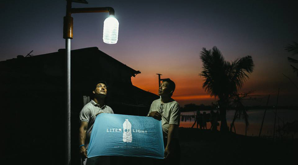 liter of light,energia,elettricità,illuminazione,africa,paesi,sottosviluppati,ogn,no profit,tecnologia,sostenibilità,innovazione,formazione,microimpresa,led,bulb