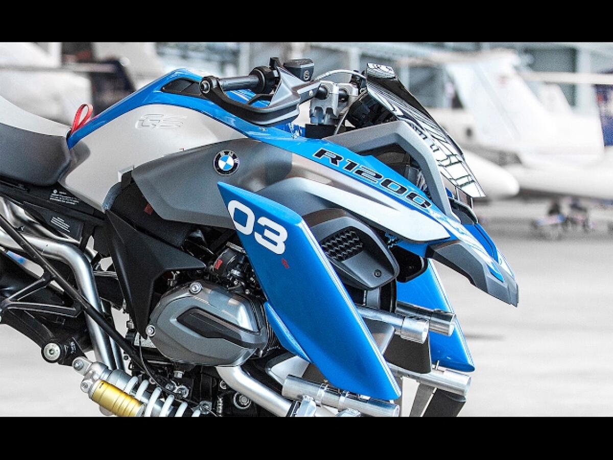 BMW e Lego: una collaborazione fantascientifica - youtube.com