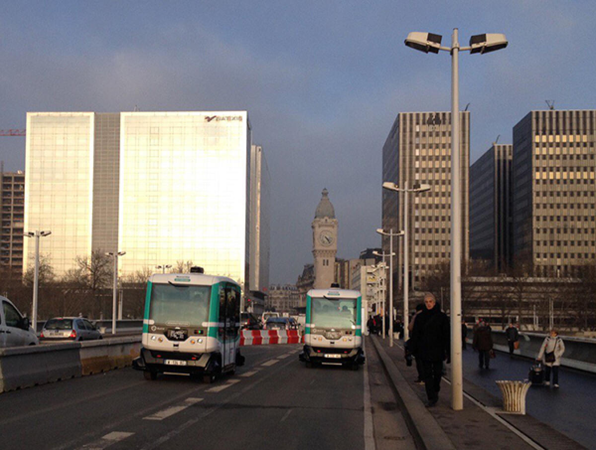 Trasporto pubblico elettrico e senza pilota a Parigi - easymile.com