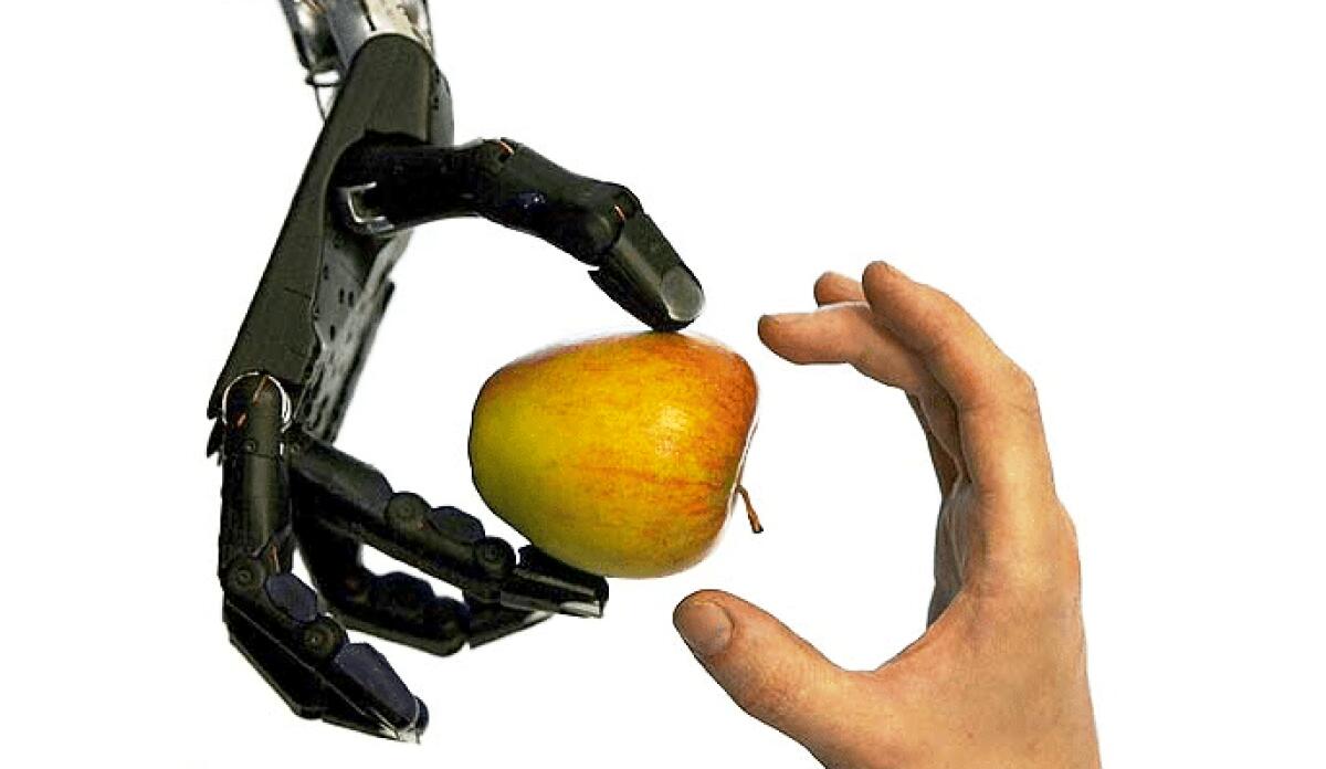 UNIBO: braccia robot mosse con il pensiero - Mano robot, credits: UNIBO