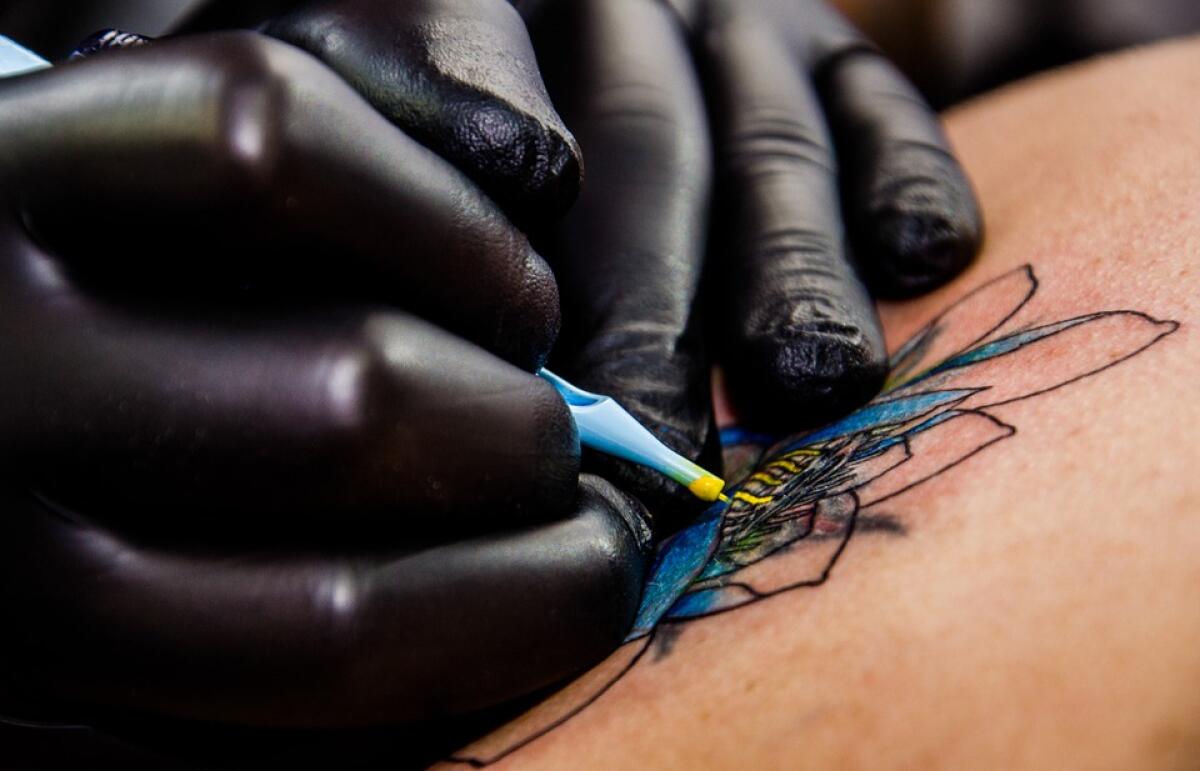 DermalAbyss: tatuaggi biosensibili grazie all'inchiostro che cambia colore - 