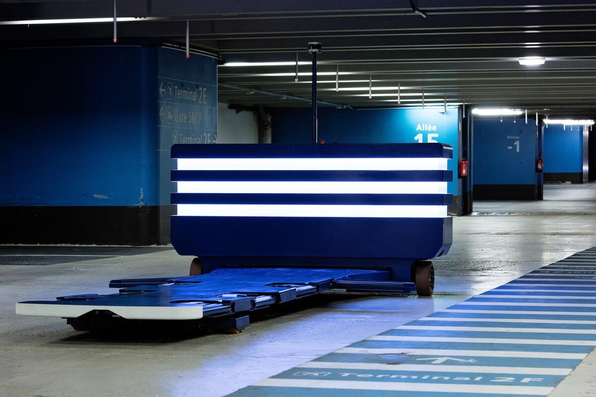 Difficoltà nel trovare parcheggio? Ci pensa un robot - La startup francese Stanley Robotics presenta Stan, il robot che aiuta a parcheggiare. Credits: 4erevolution.com