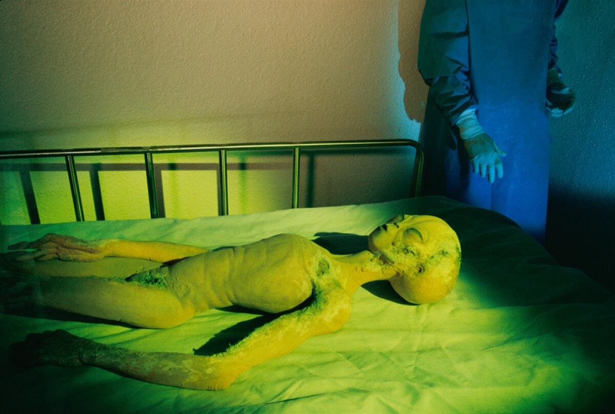 La NASA ha davvero scoperto forme di vita aliene? - Prop of an alien at the UFO Museum and Research Center. Credits: Peter Essick