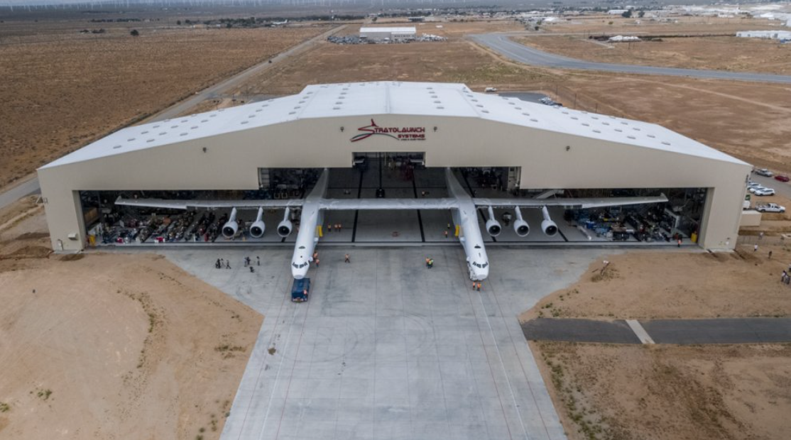 Stratolaunch: Il nuovo aereo più grande del mondo