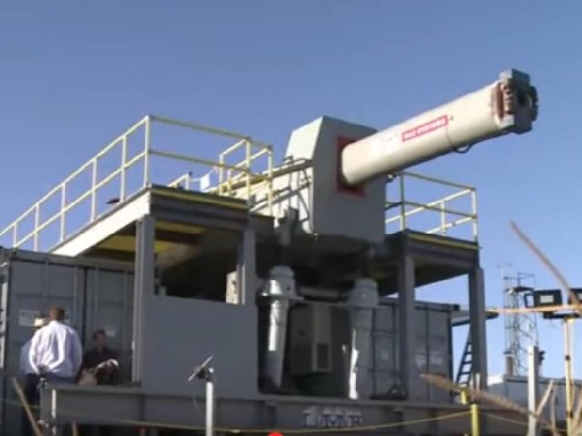 Cannone elettromagnetico: la nuova frontiera della US Navy - PH.Breitbart