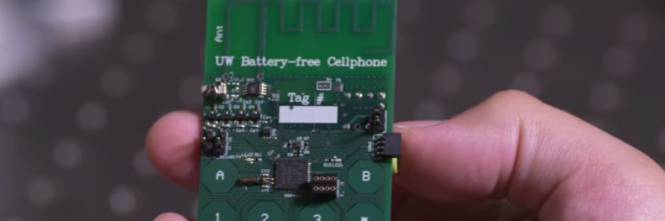 Componenti del prototipo di cellulare senza batteria. Fonte: www.ilgiornale.it