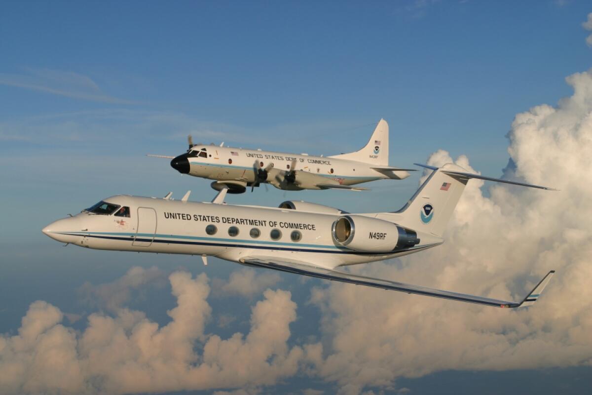 Cacciatori di uragani: gli eroi nella tempesta - I due cacciatori di uragani in volo. Credits: www.omao.noaa.gov