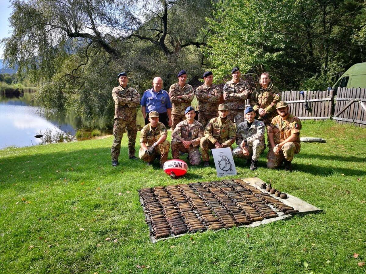 I Palombari del Nucleo SDAI di Ancona rimuovono dal lago di Varna numerosi ordigni della Prima Guerra Mondiale - Ph.Pressmare