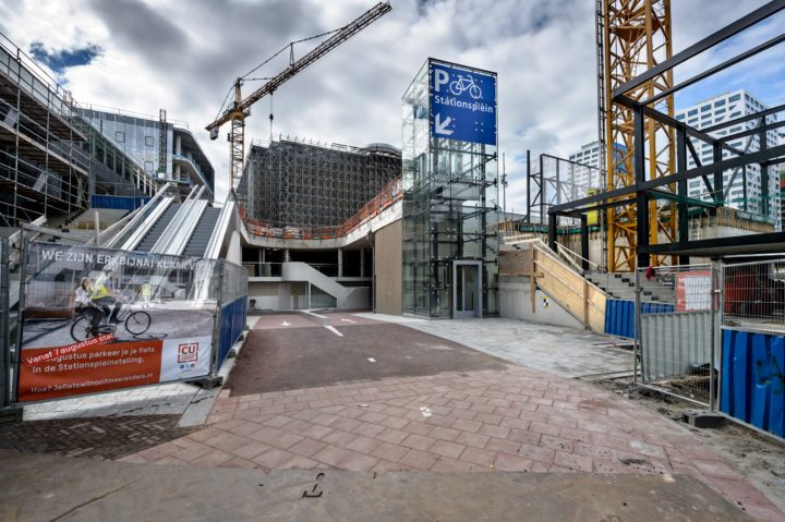 dezeen.com