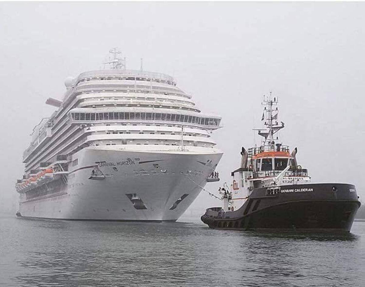 Carnival Horizon lascia il bacino per le prove in mare - Carnival Horizon