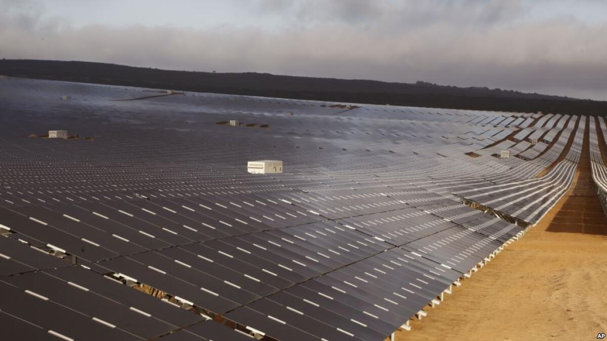 Cosa sta succedendo in Africa? - A photovoltaic solar park, South Africa