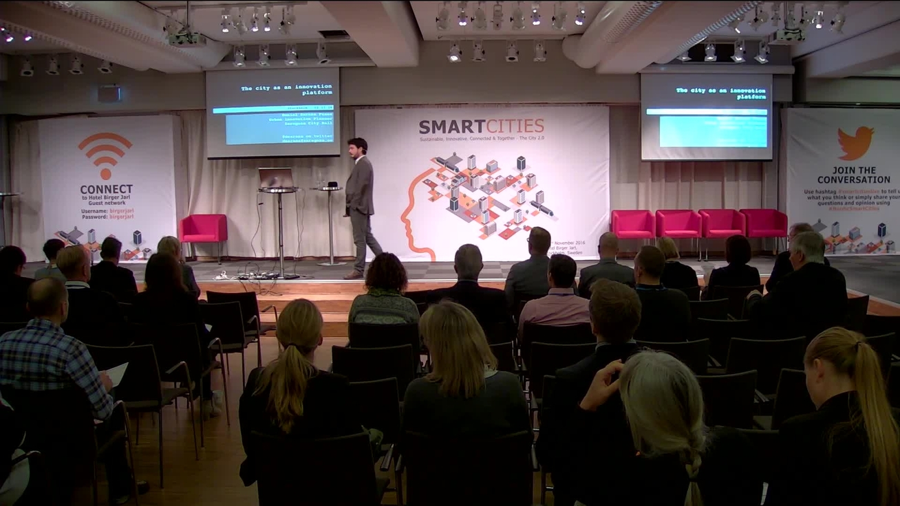 Daniel Sarasa Funes presenta il programma "smart City" in Svezia. www.citiesdigest.com