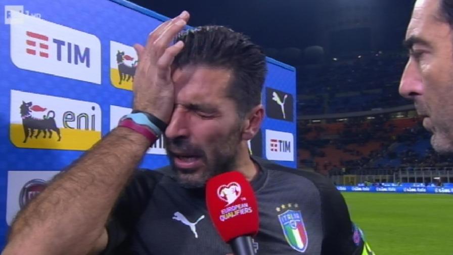 Gigi Buffon non particolarmente allegro dopo la partita con la Svezia.