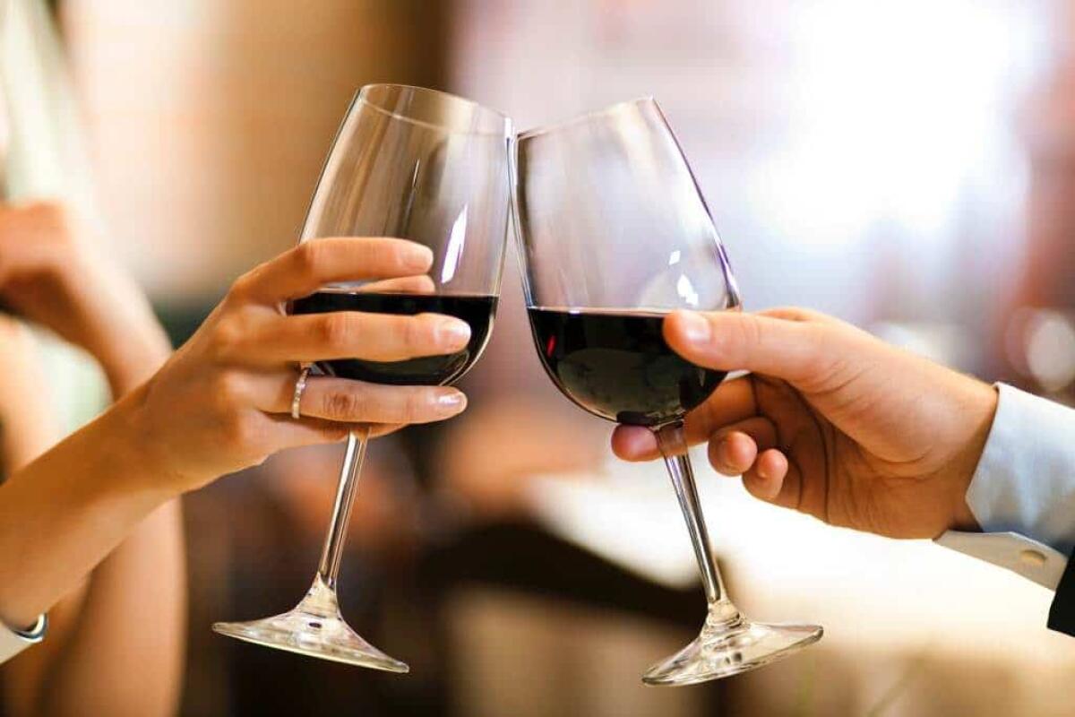Brindiamo alla salute: l'alcol aiuta a ripulire il cervello - ph: meteoweb.eu