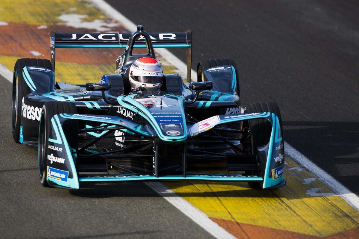 Formula E, la green mobility scende in pista - 2017/2018 FIA Formula E Championship.
Official Test - Valencia, Spain
Monday 2 October 2017.
Jaguar
Photo: Sam Bloxham/LAT/Formula E
ref: Digital Image _W6I9858